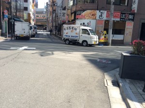 いた！あの車は！！